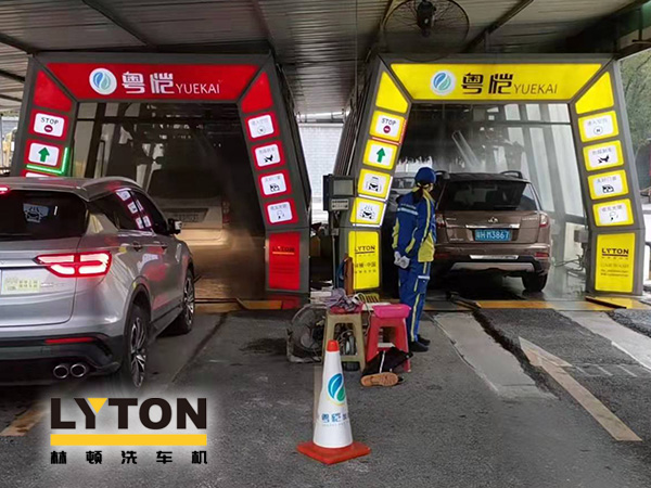 新一代車(chē)主生活服務(wù)商,油干凈、車(chē)干凈,車(chē)主的不二之選!——粵愷加油站!加油享全自動(dòng)電腦洗車(chē)機(jī)免費(fèi)洗車(chē)!
