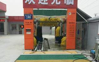 來中石化加油站點(diǎn)免費(fèi)體驗(yàn)林頓fx80系列隧道式電腦洗車機(jī)啦！