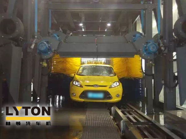 洗車機一點通——隧道式、往復(fù)式電腦洗車機工作方式異同點