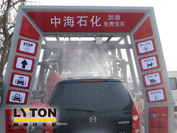 全自動(dòng)洗車機(jī)安裝場所之加油站!提升油站高品質(zhì)服務(wù)的企業(yè)形象，有利于口碑傳播！